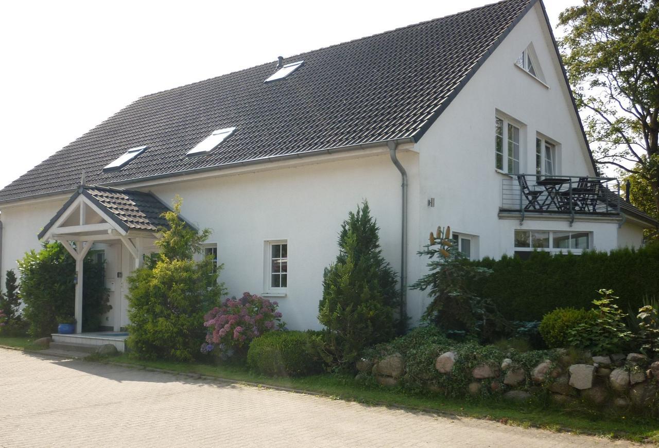 Pension Zum Leuchtturm Bastorf Esterno foto